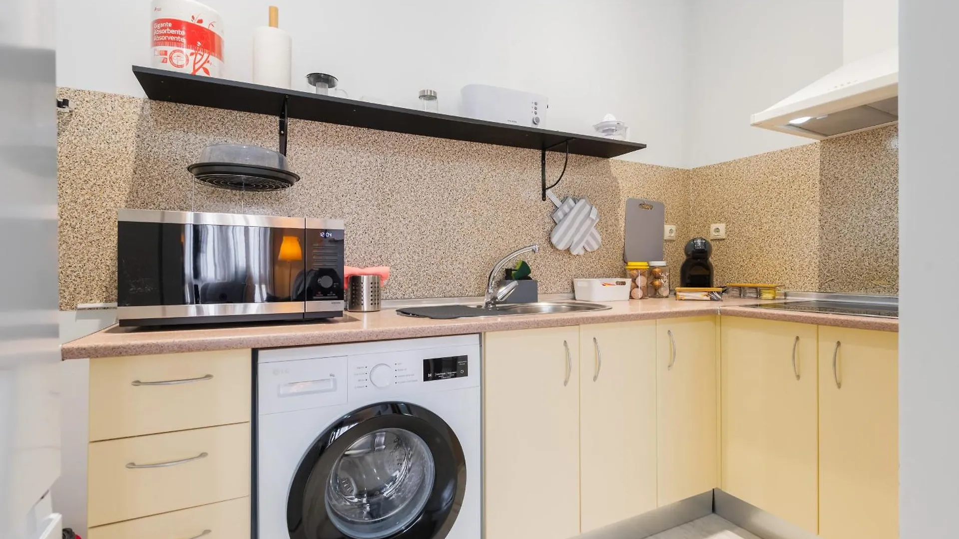 Apartamento En Lux Bormujos 0*,