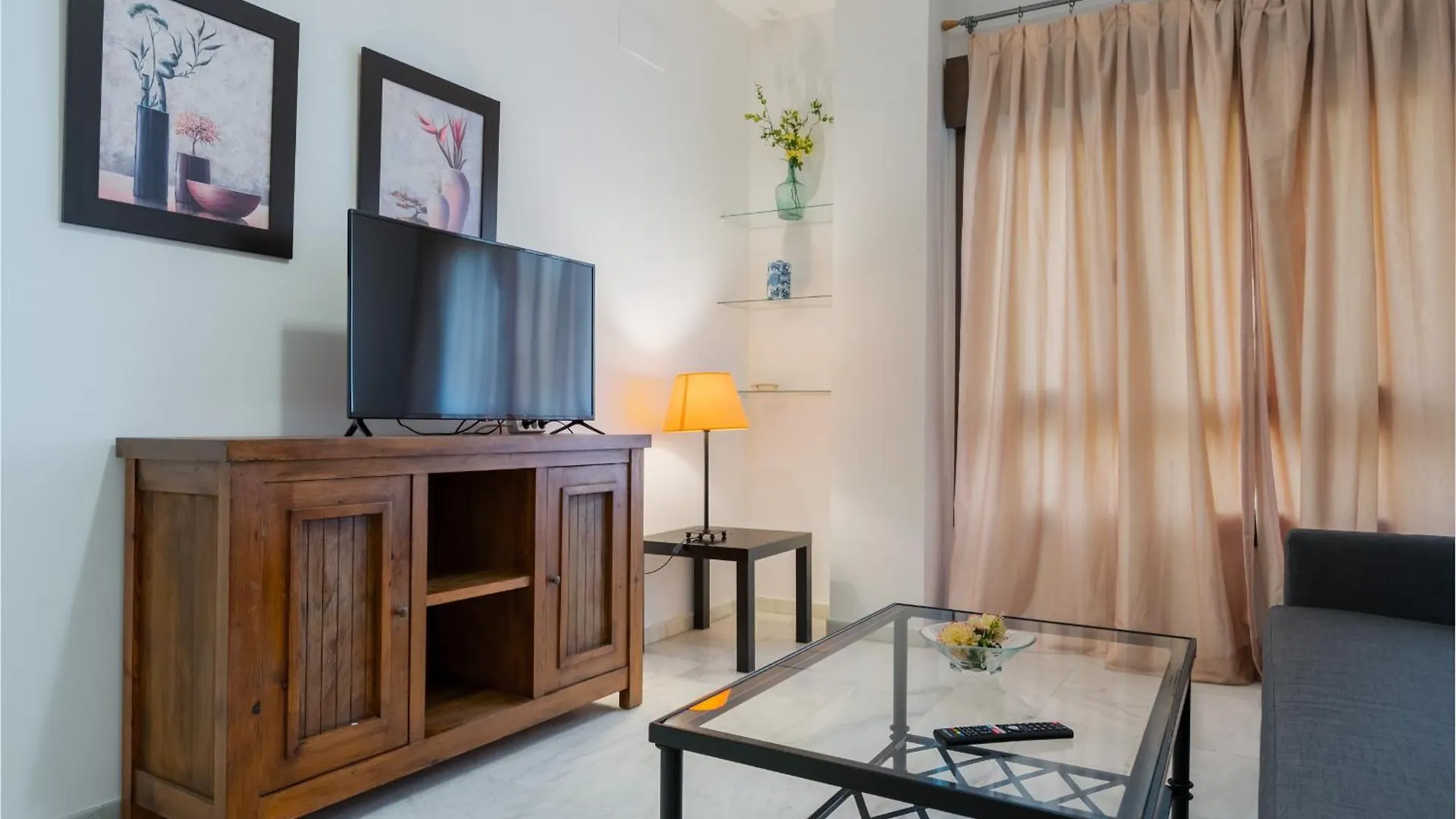 Apartamento En Lux Bormujos 0*,